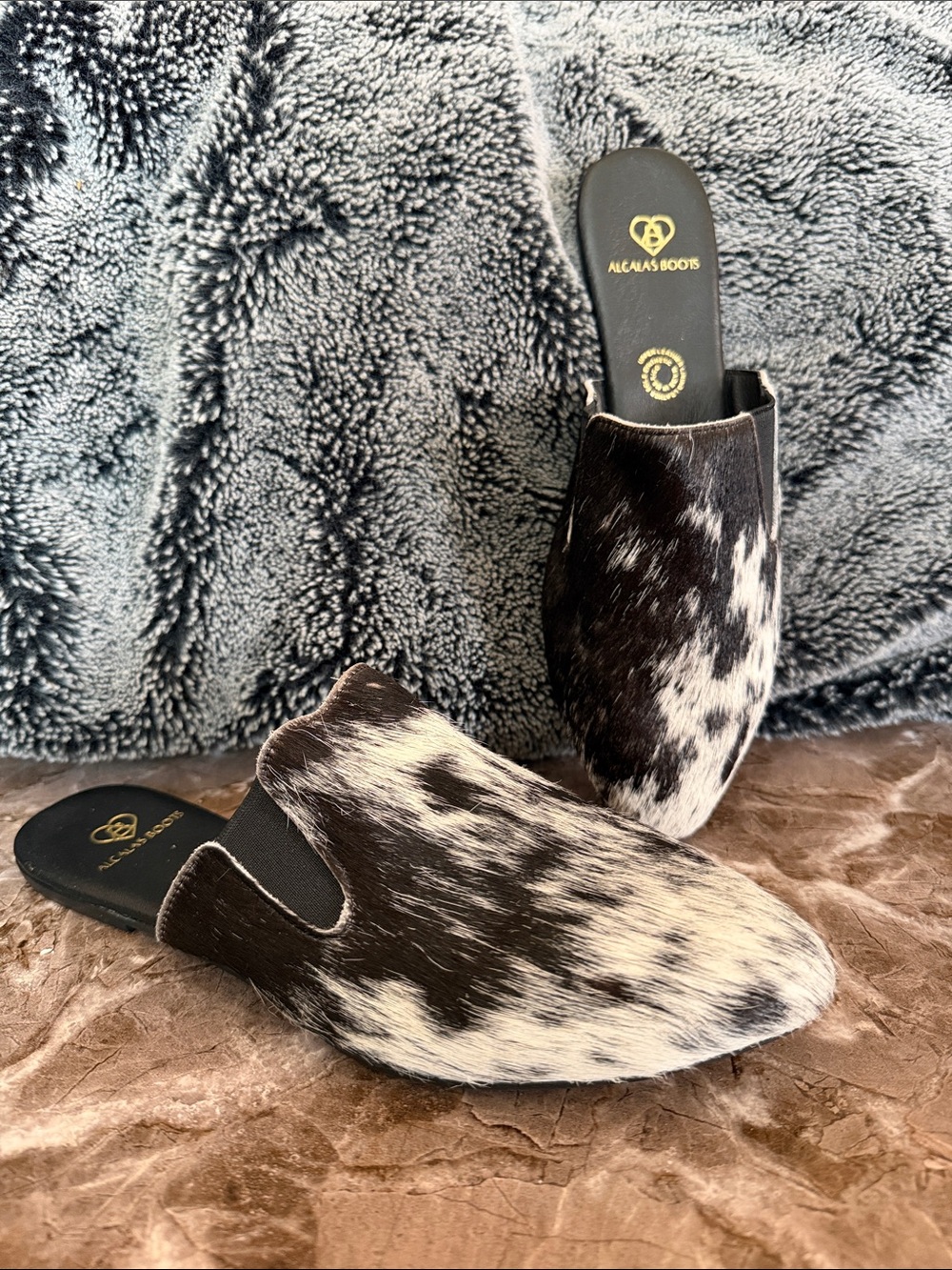SALE!! DEAL!! NEW Alcalas Boots Women's Black & White Cowhide Pony Hair Mules
